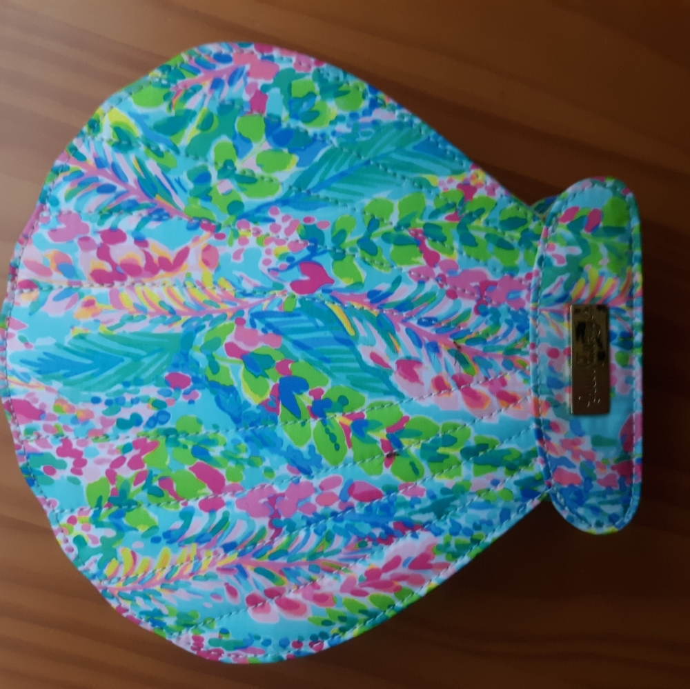 Lilly Pulitzer Catch the Wave shell makeup case
